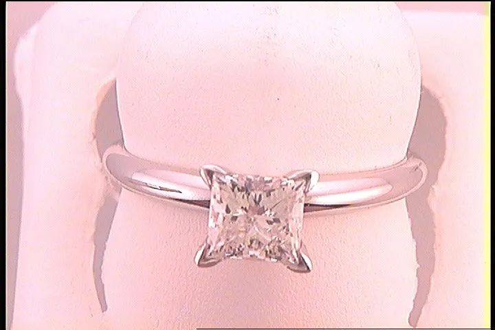 1 CT-(EXCE) DIAMOND PRIN SOLITARIE RING