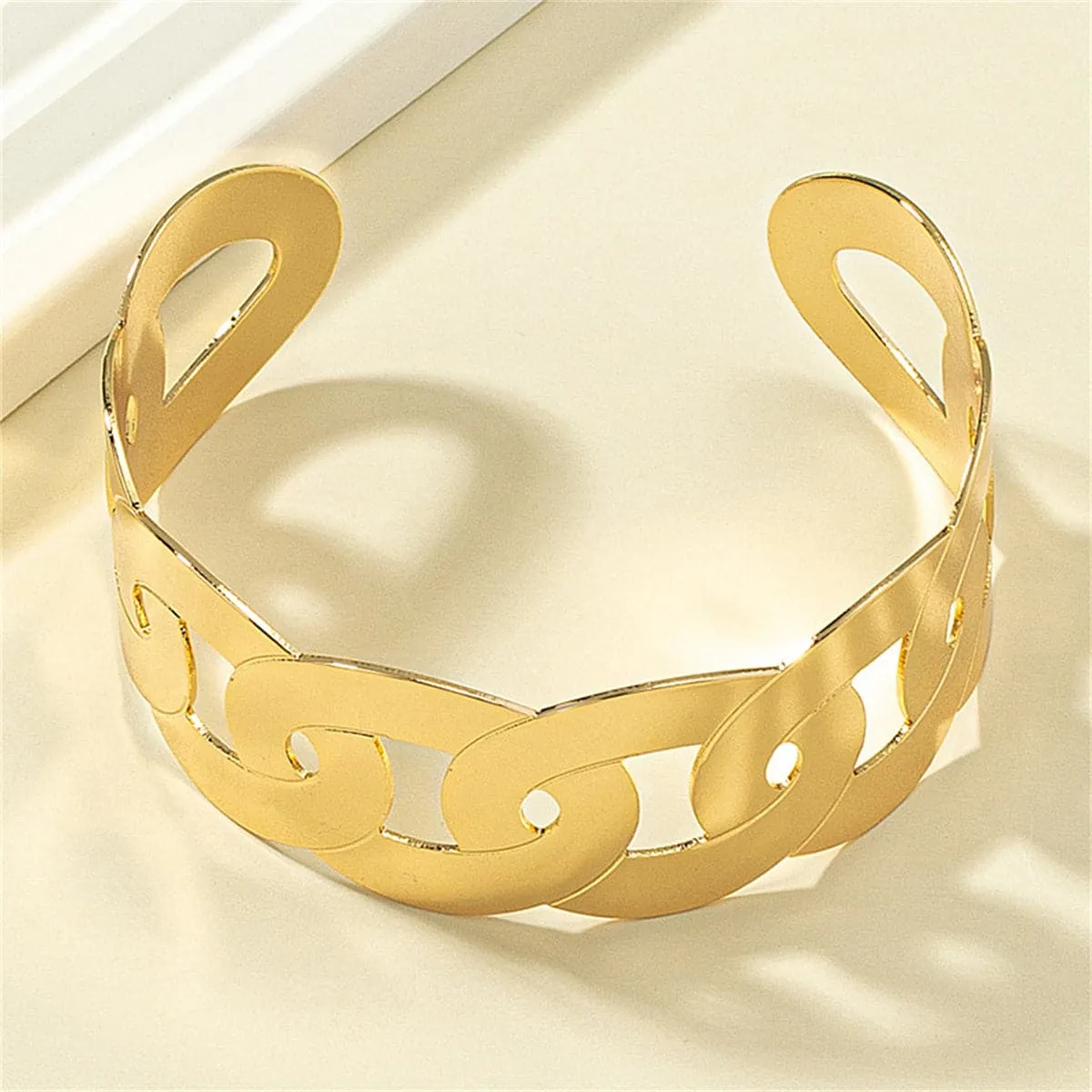 18K Gold-Plated Interlocked Oval Cuff