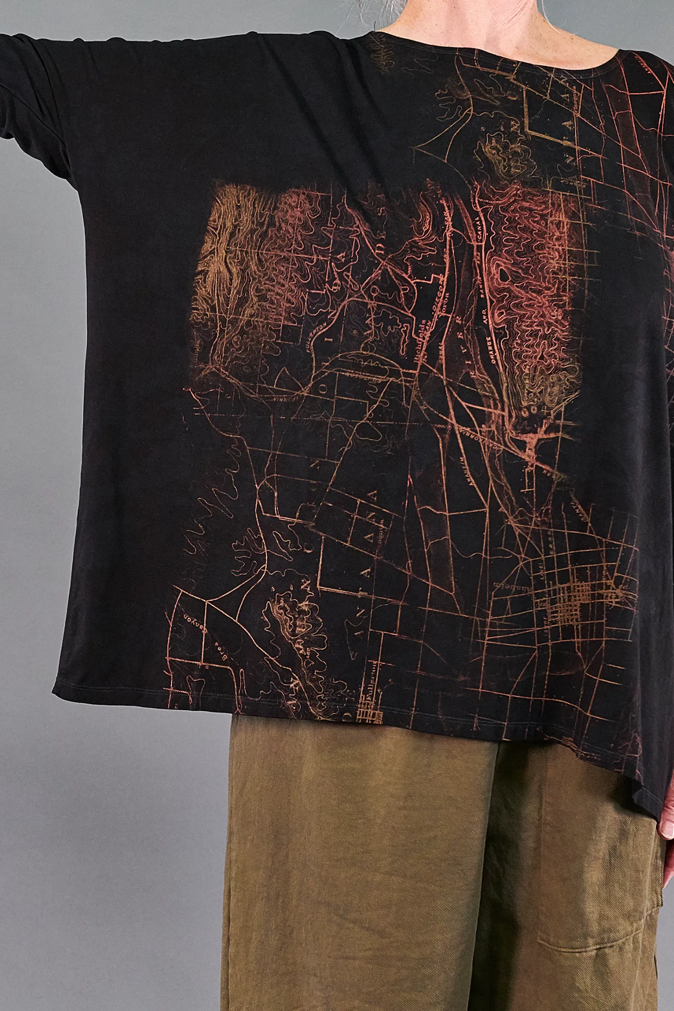 2218-Mariposa Square Top-Black-Legend