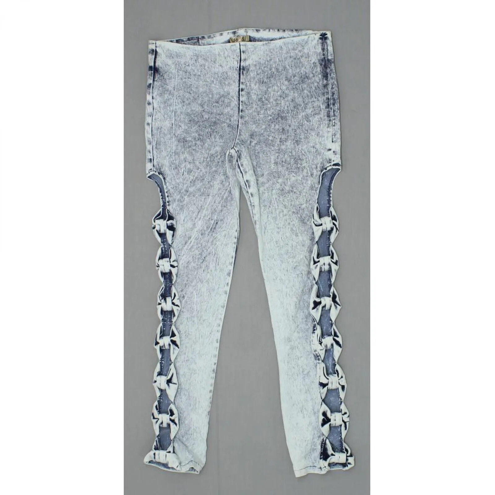 36 Point 5 Women's Bleach Wash Bow Side Denim Jeggings Jeans