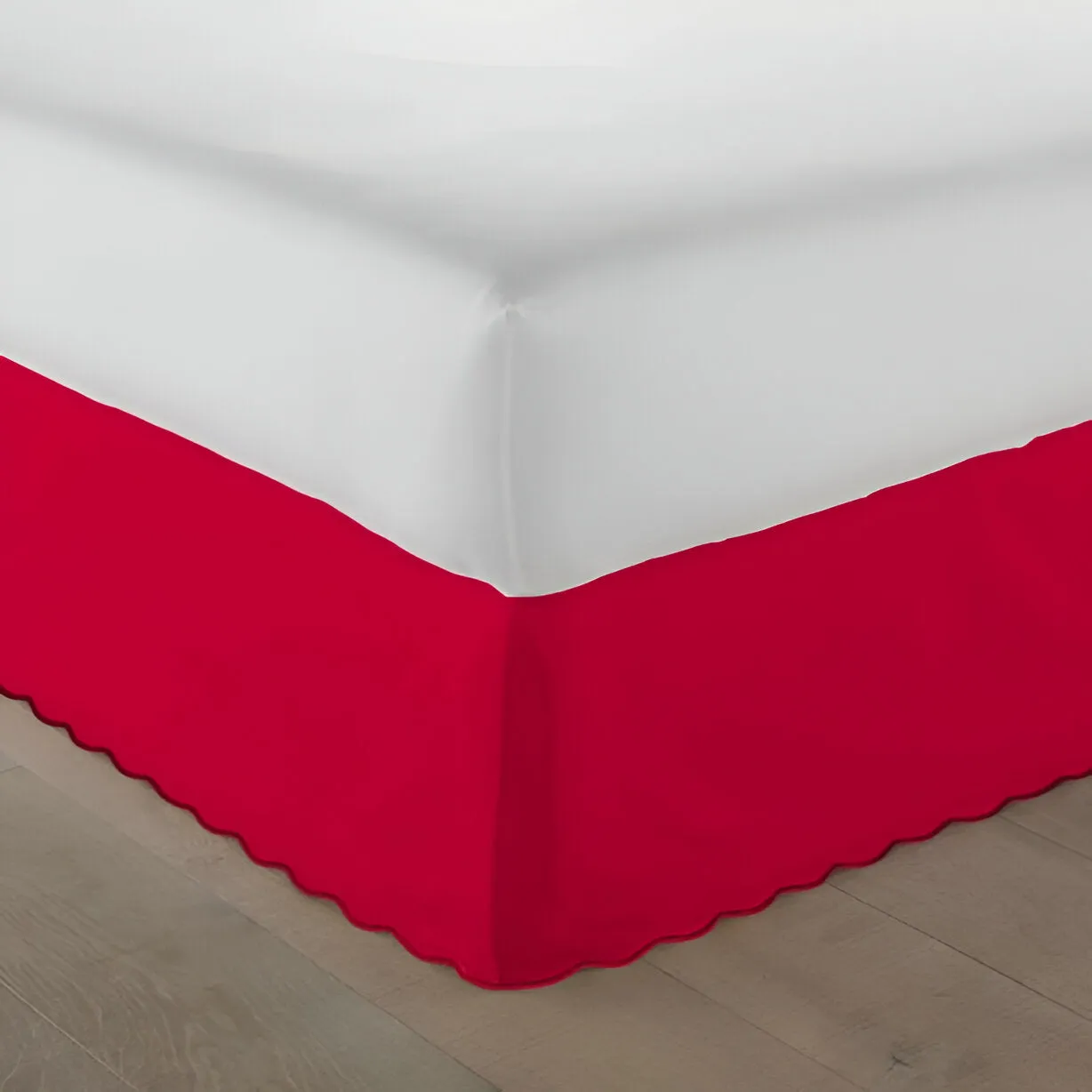 400TC Sateen Solid Cotton Luxurious Scallop Embroidery Tailored Bed Skirt