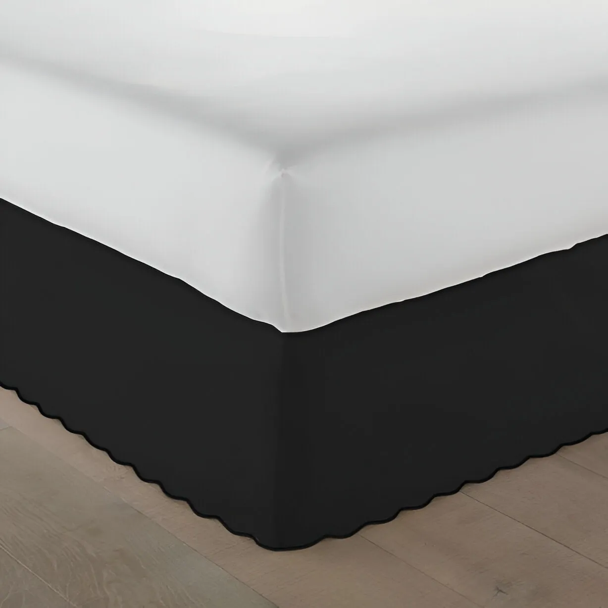 400TC Sateen Solid Cotton Luxurious Scallop Embroidery Tailored Bed Skirt