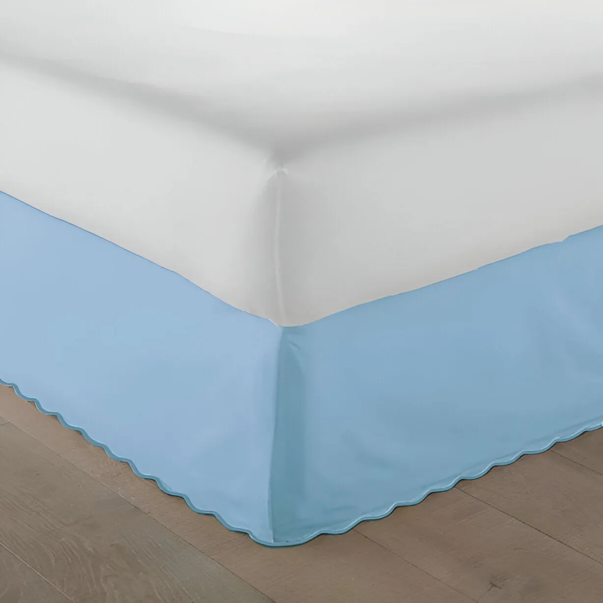 400TC Sateen Solid Cotton Luxurious Scallop Embroidery Tailored Bed Skirt