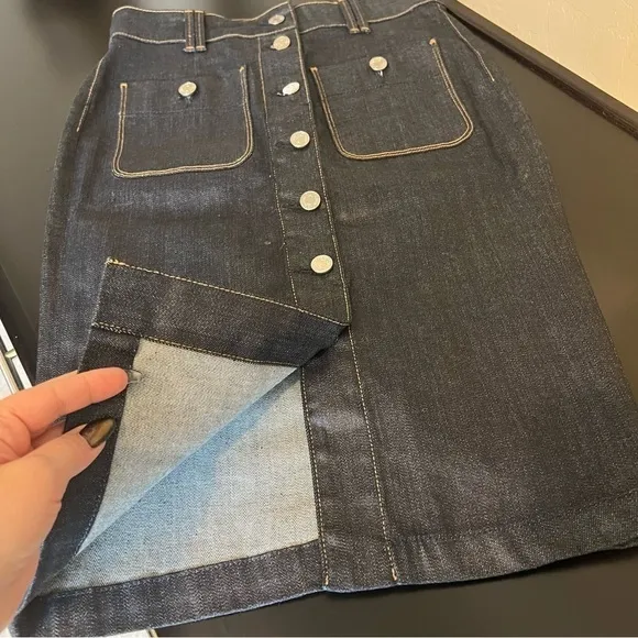 7FAM denim pencil skirt, button front, coated dark wash, pockets, sz 28, NWOT
