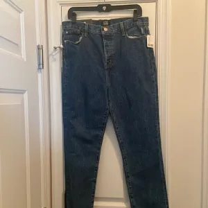 BDG Straight Narrow Highrise Jeans