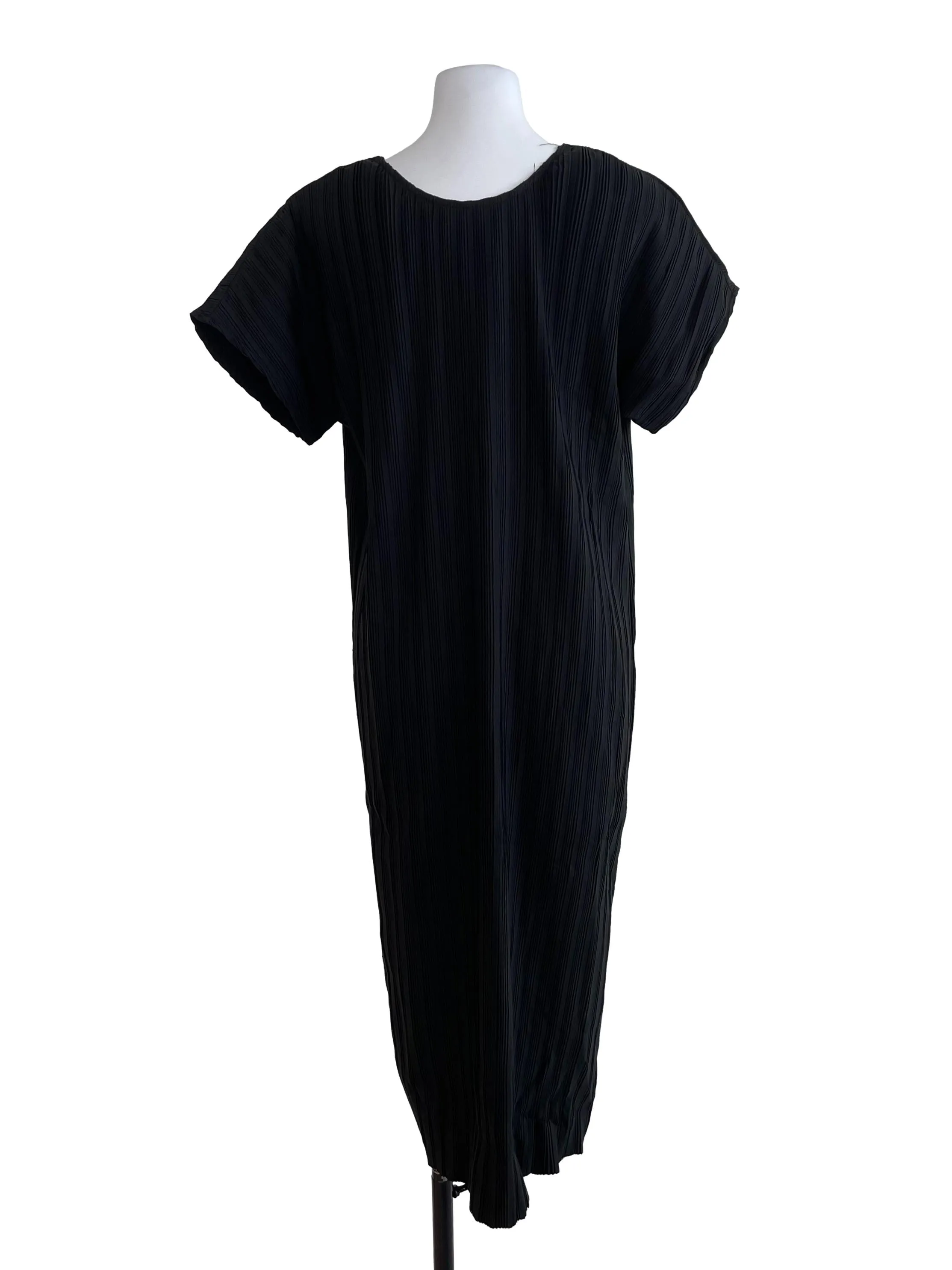 Black Accordion Loose Dress