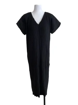 Black Accordion Loose Dress