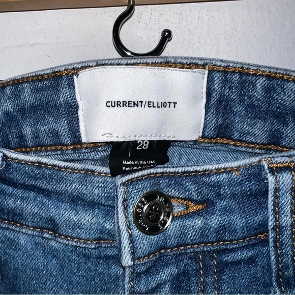 Current Elliot Original Stiletto Two Toned Hacked Hem Jeans 28