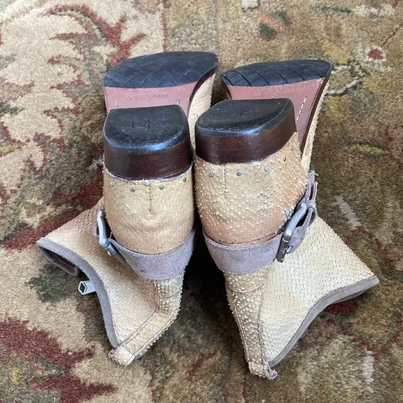 DONALD J PLINER Brown Leather Moto Snake Print Leather Boots.
