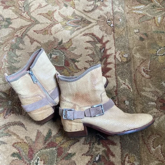 DONALD J PLINER Brown Leather Moto Snake Print Leather Boots.