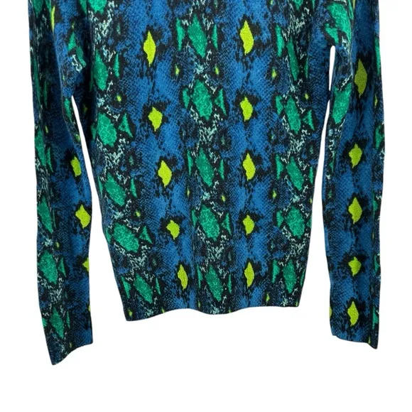 Equipment Femme Cashmere Sweater Sloan Blue Snakeskin Print size XS Long Sleeves