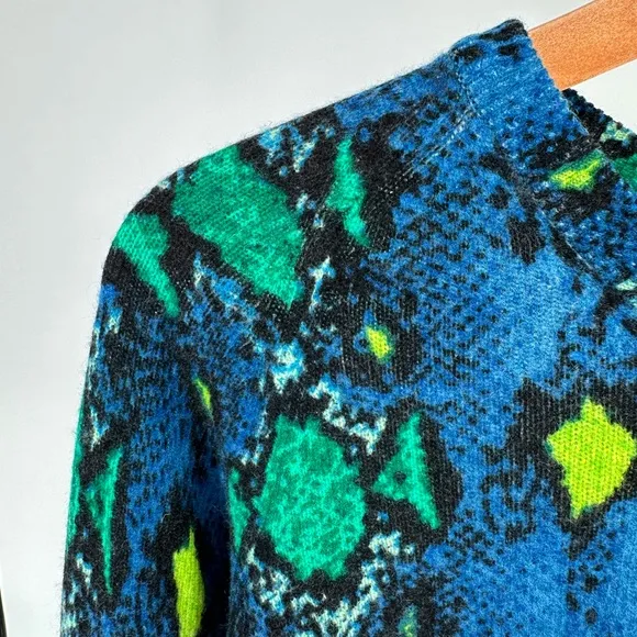 Equipment Femme Cashmere Sweater Sloan Blue Snakeskin Print size XS Long Sleeves