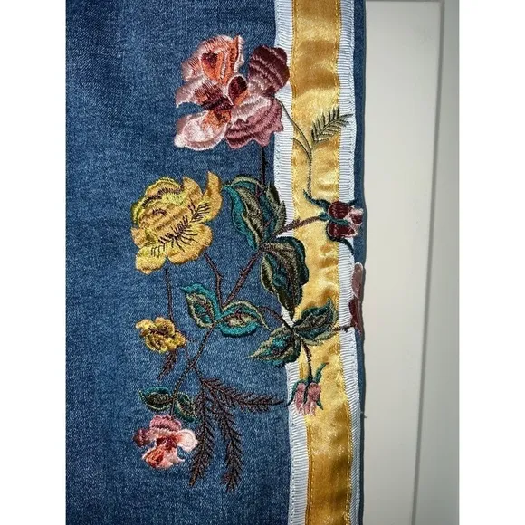 EUC Topshop Moto Jamie Floral Embroidered Jeans - 28