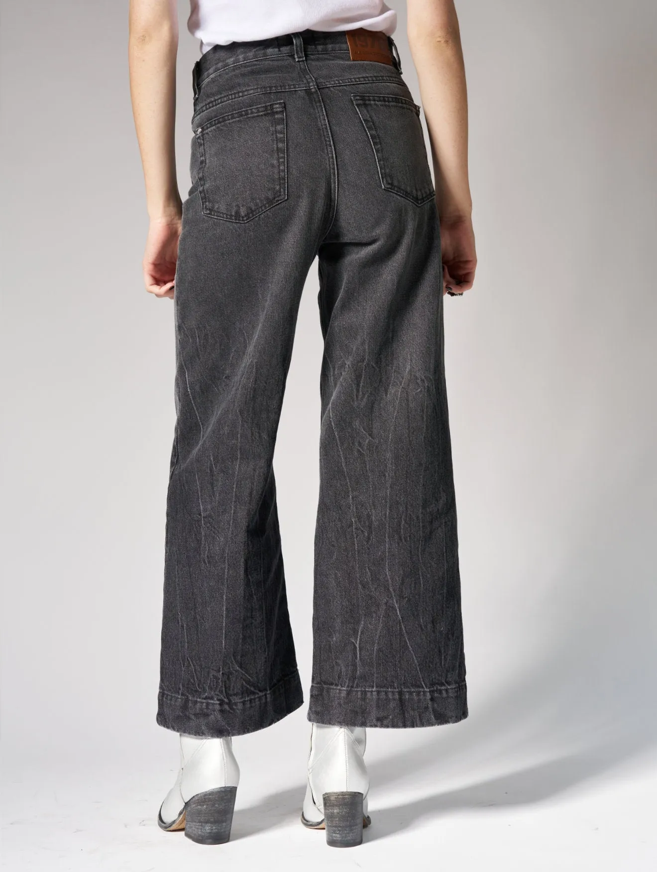 IZZY GIANT FLARE JEANS IN BLACK