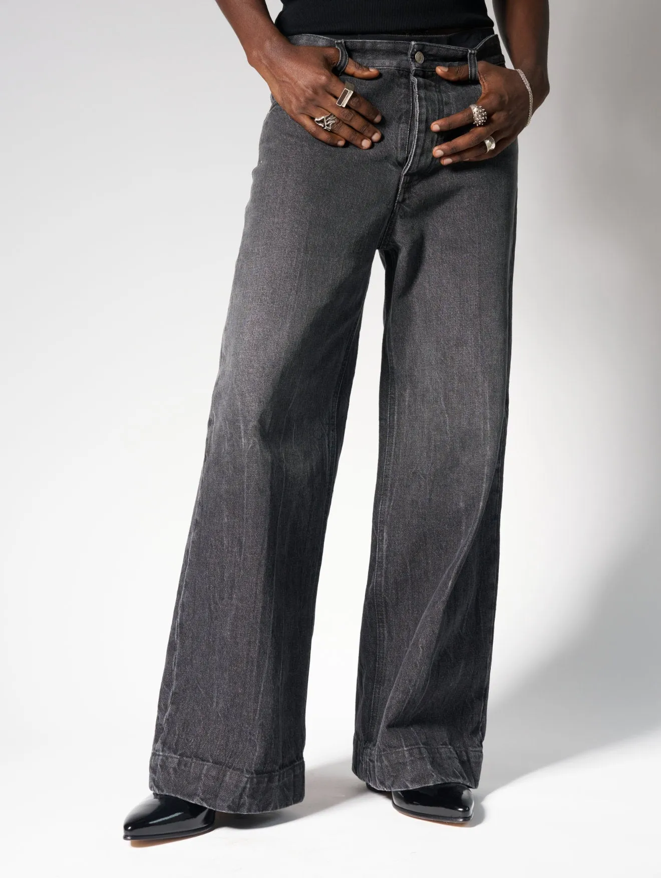 IZZY GIANT FLARE JEANS IN BLACK