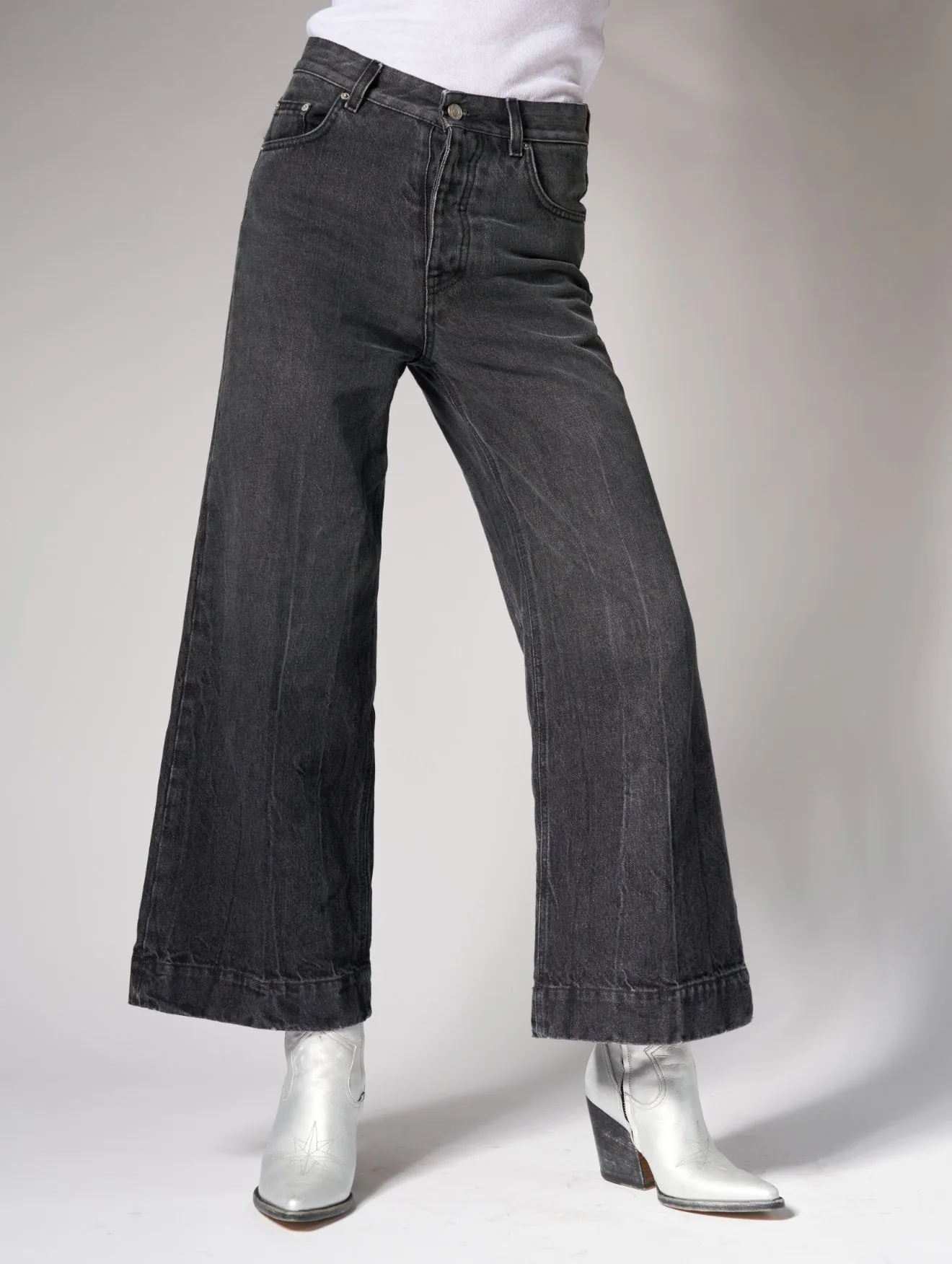 IZZY GIANT FLARE JEANS IN BLACK