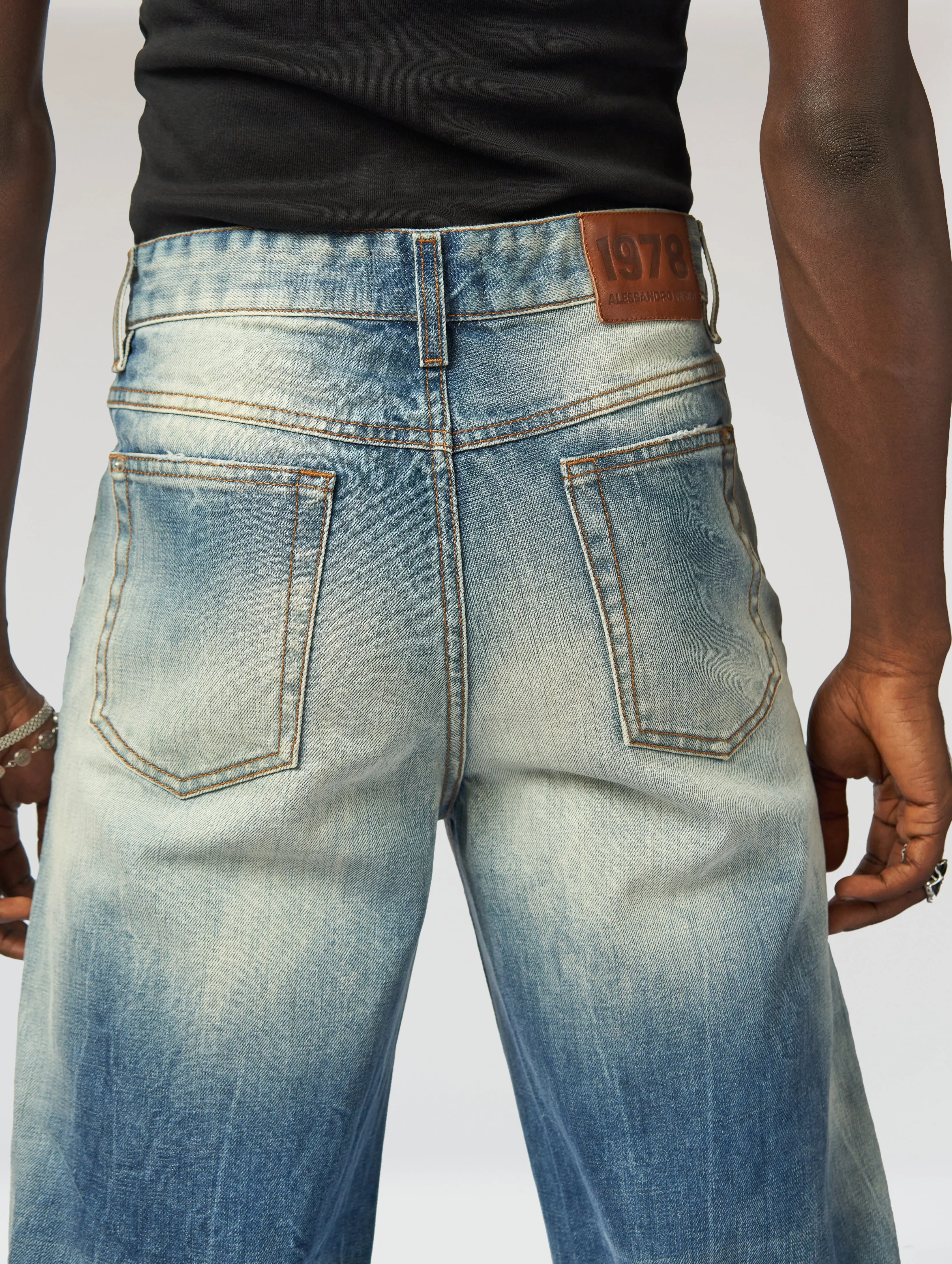 IZZY GIANT FLARE JEANS IN VINTAGE 74 - Unisex