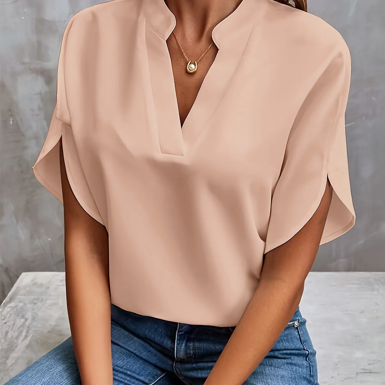 Jannie - Elegant Blouse
