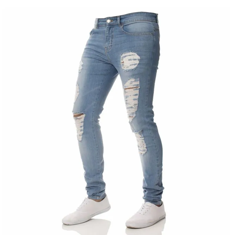 Jean skinny déchiré à la mode vintage