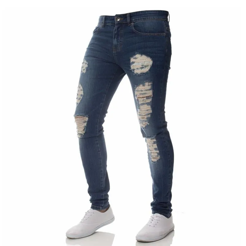 Jean skinny déchiré à la mode vintage