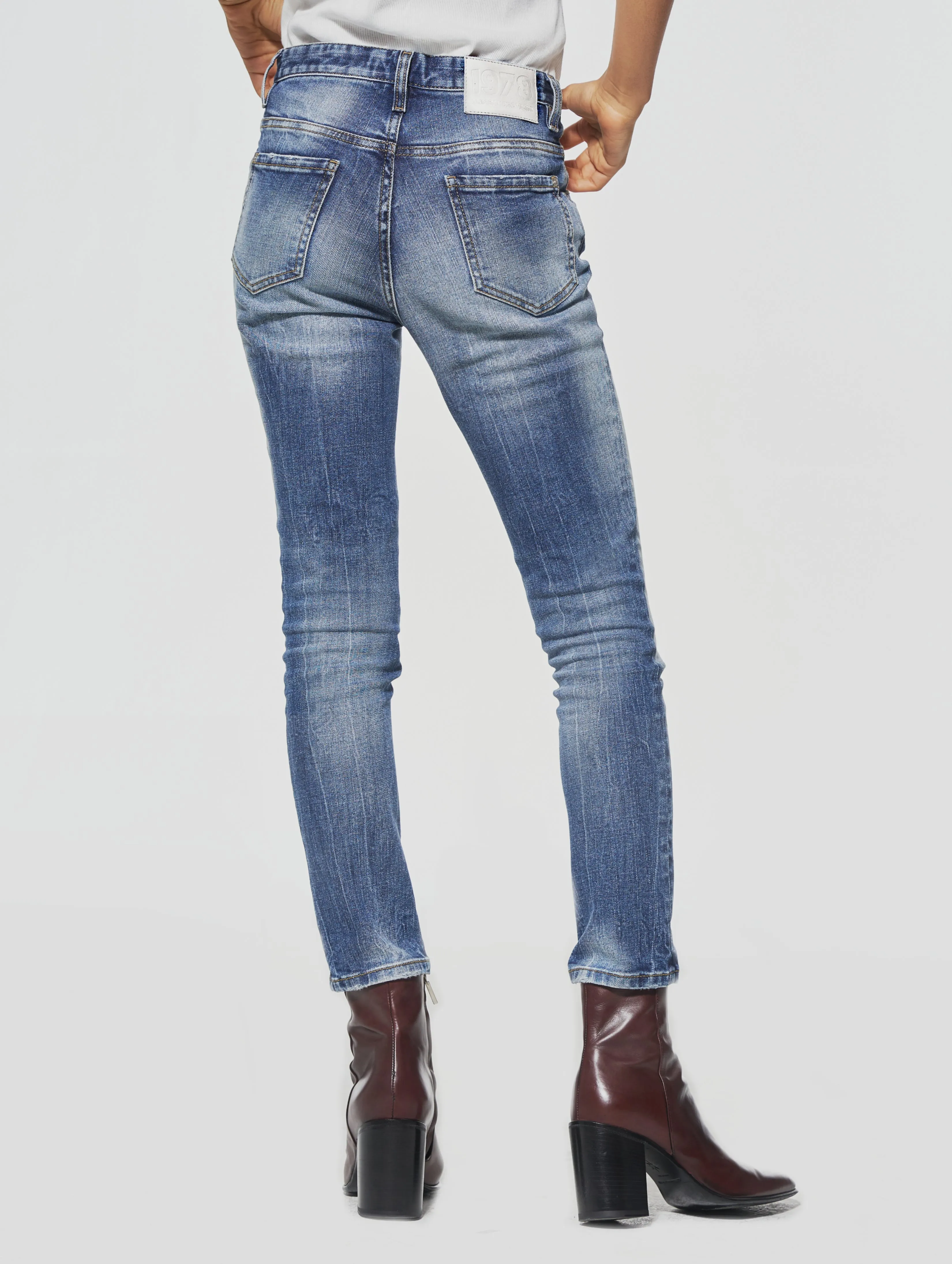 JOAN SKINNY JEANS IN DISTRESSED BLUE - Woman