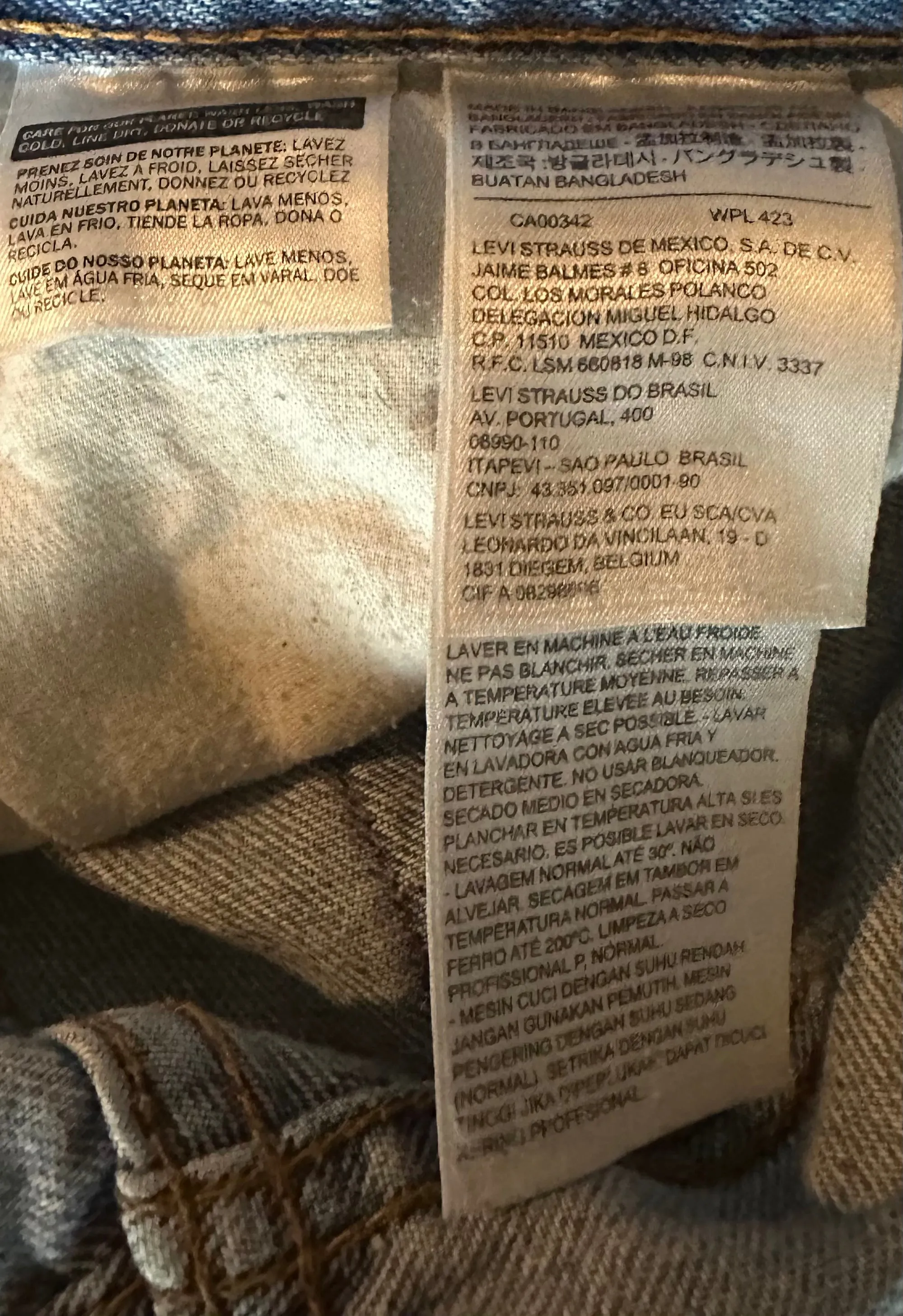 LEVI'S FADED STRAIGHT JEANS - HH 17 X L 43.5