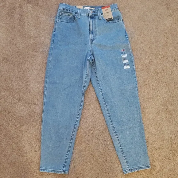 Levi's Mom High Rise Waisted Jeans size 28