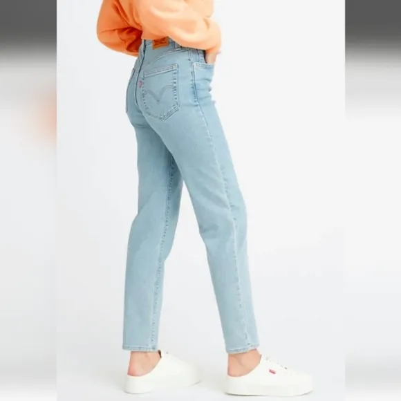 Levi's Mom High Rise Waisted Jeans size 28