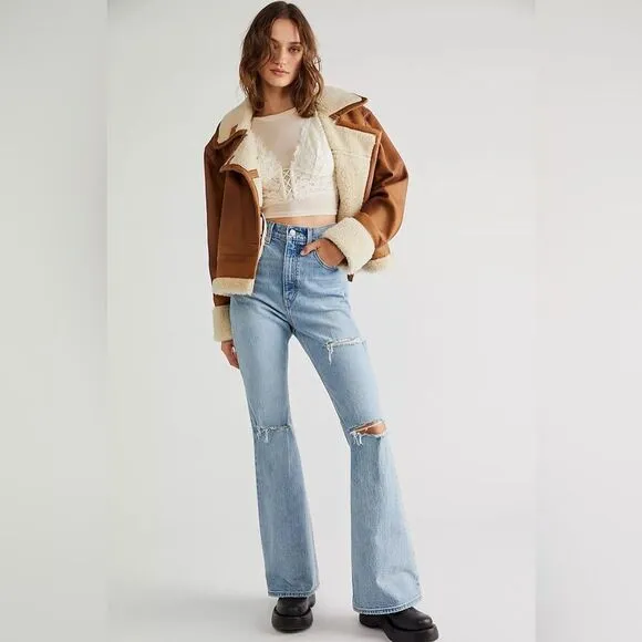Levi’s NWT Premium 70s High Rise Flare Size 28 Free People Disco Bell Bottom