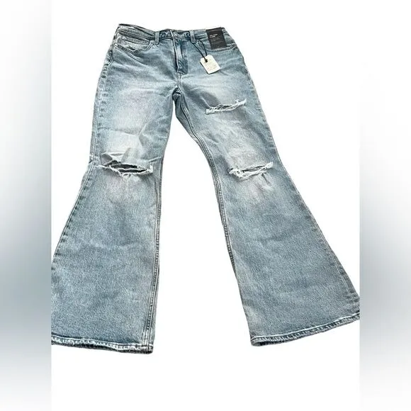 Levi’s NWT Premium 70s High Rise Flare Size 28 Free People Disco Bell Bottom