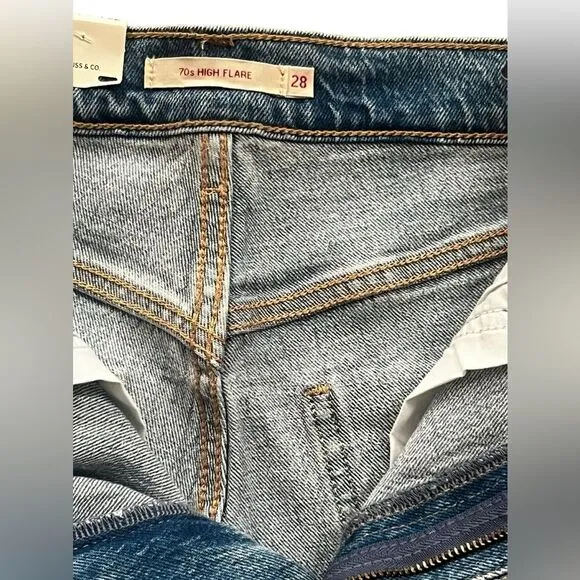 Levi’s NWT Premium 70s High Rise Flare Size 28 Free People Disco Bell Bottom