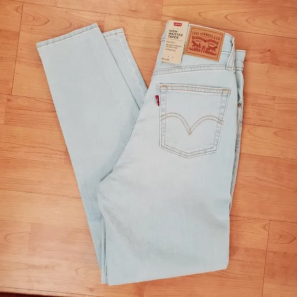 Levi's Taper High Waisted Rise Jeans