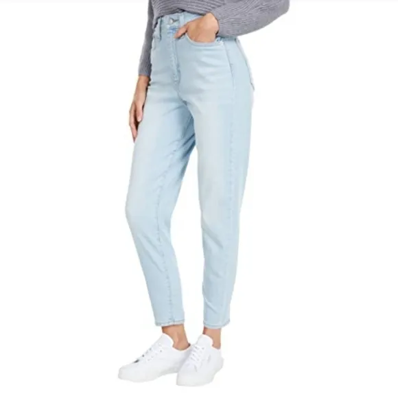 Levi's Taper High Waisted Rise Jeans