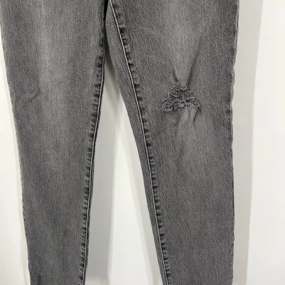 Madewell The Perfect Vintage Jeans in Cosner Wash Knee-Rip Edition