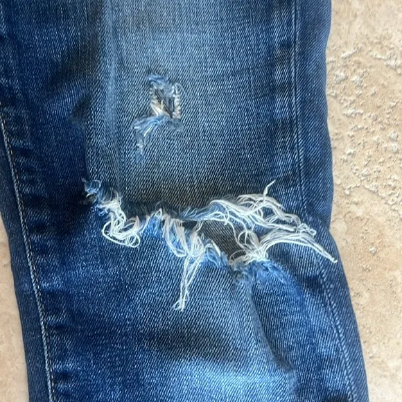 Moussy Vintage Glendale Mid Rise Distressed Tapered Cropped Blue Jeans