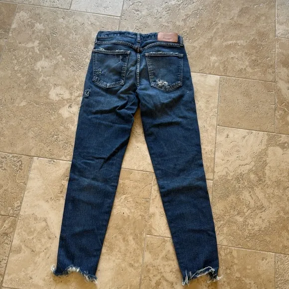 Moussy Vintage Glendale Mid Rise Distressed Tapered Cropped Blue Jeans
