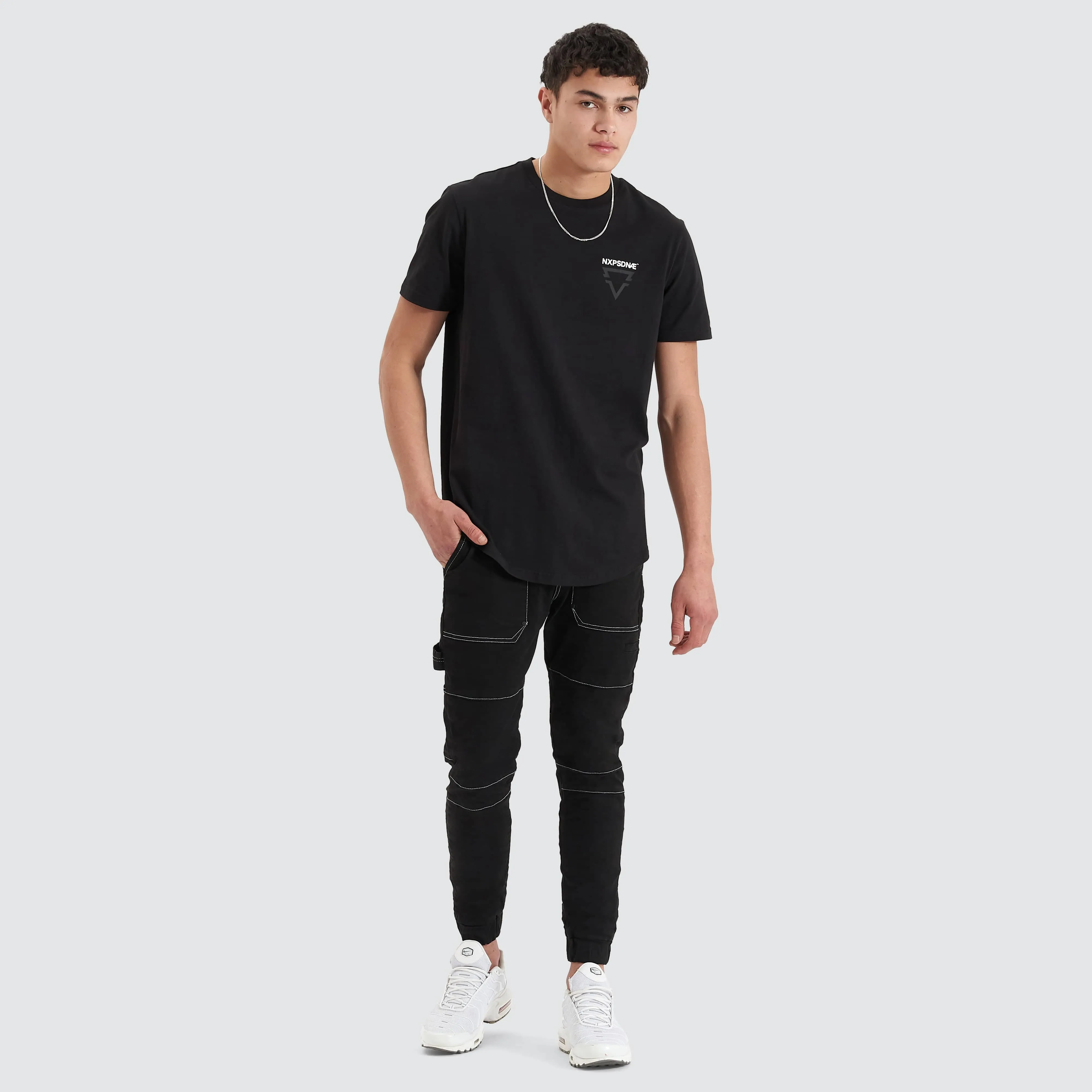 Mullion Dual Curved Tee Jet Black