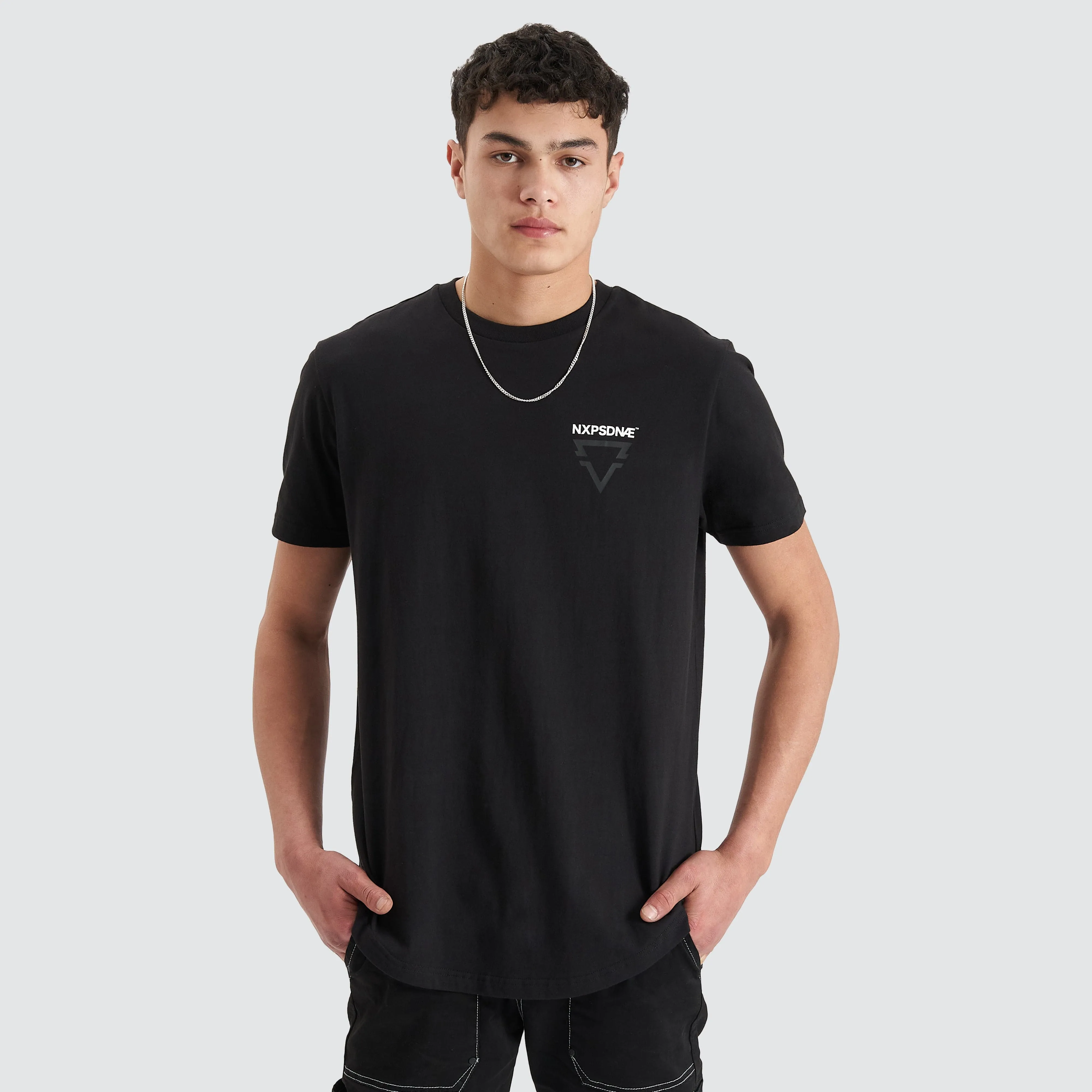 Mullion Dual Curved Tee Jet Black