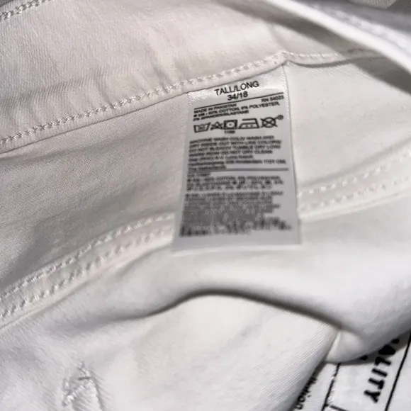 NWOT Banana Republic High Rise Frayed Hem Boot Cut  Jeans In Color Pure White