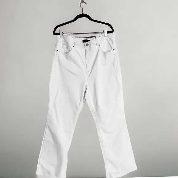 NWOT Banana Republic High Rise Frayed Hem Boot Cut  Jeans In Color Pure White