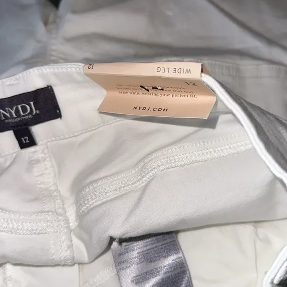 NWT NYDj Front Patch Pocket  Wide Leg Capri Jeans Frayed Hem White