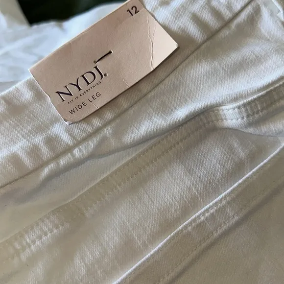 NWT NYDj Front Patch Pocket  Wide Leg Capri Jeans Frayed Hem White