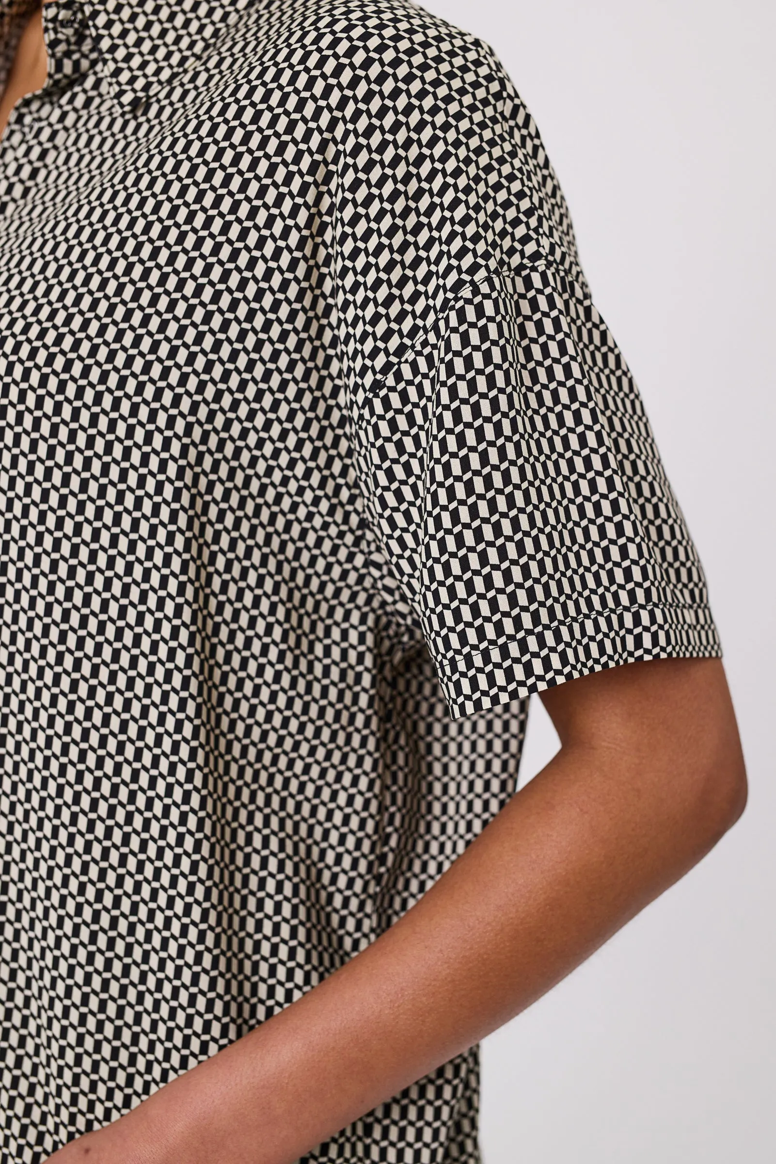 Phase Shirt - Geo Print