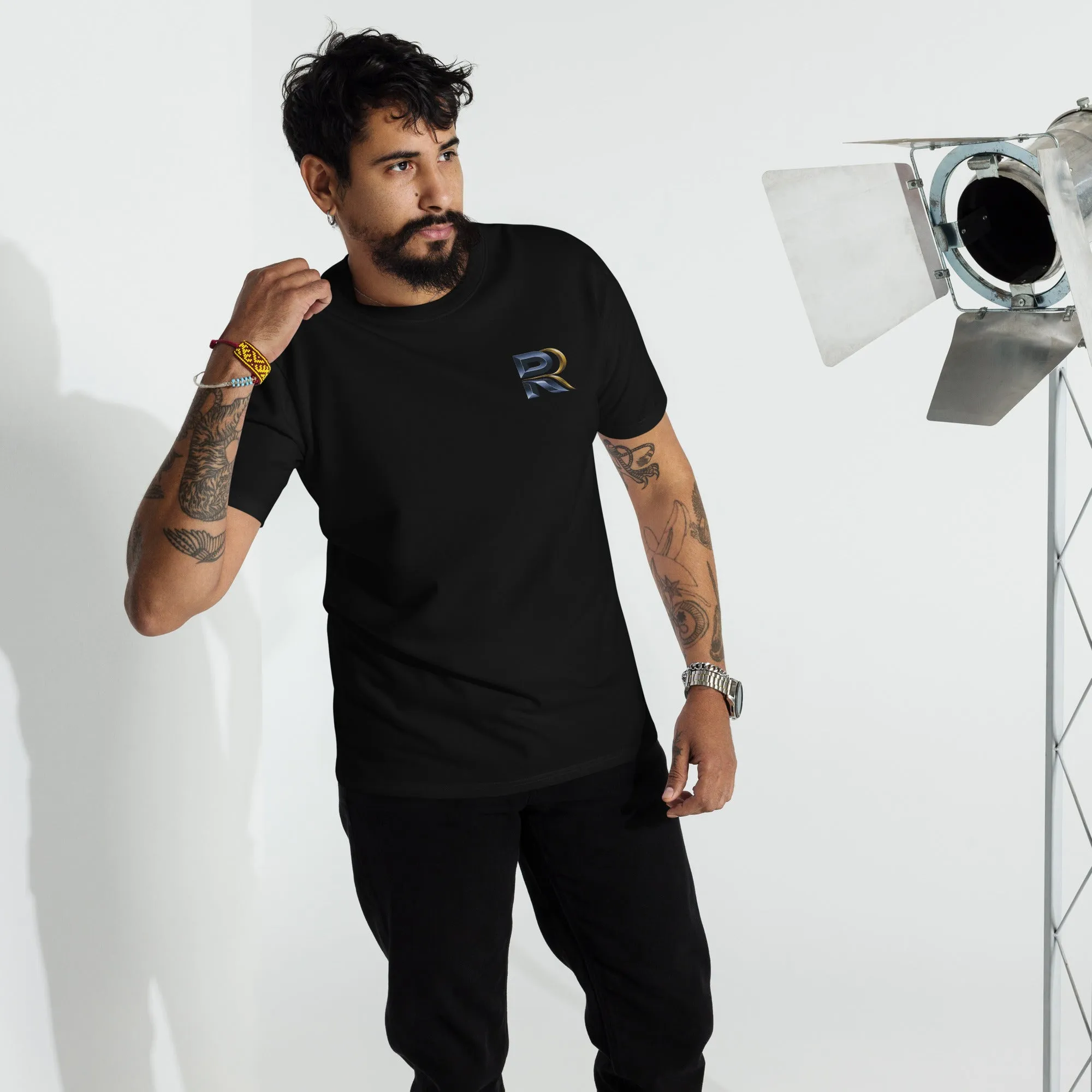 RESILIENT ROAR Men’s premium heavyweight tee