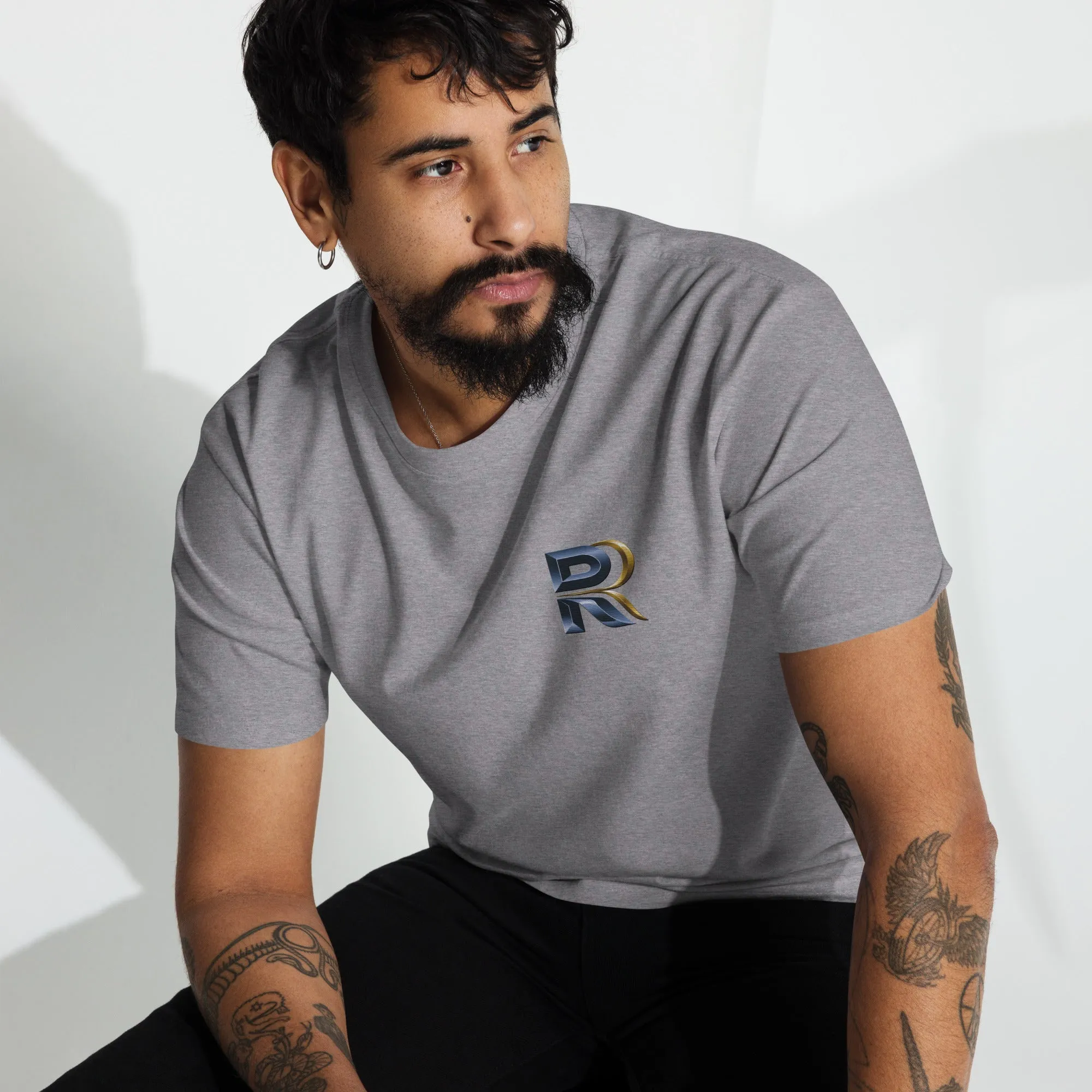 RESILIENT ROAR Men’s premium heavyweight tee