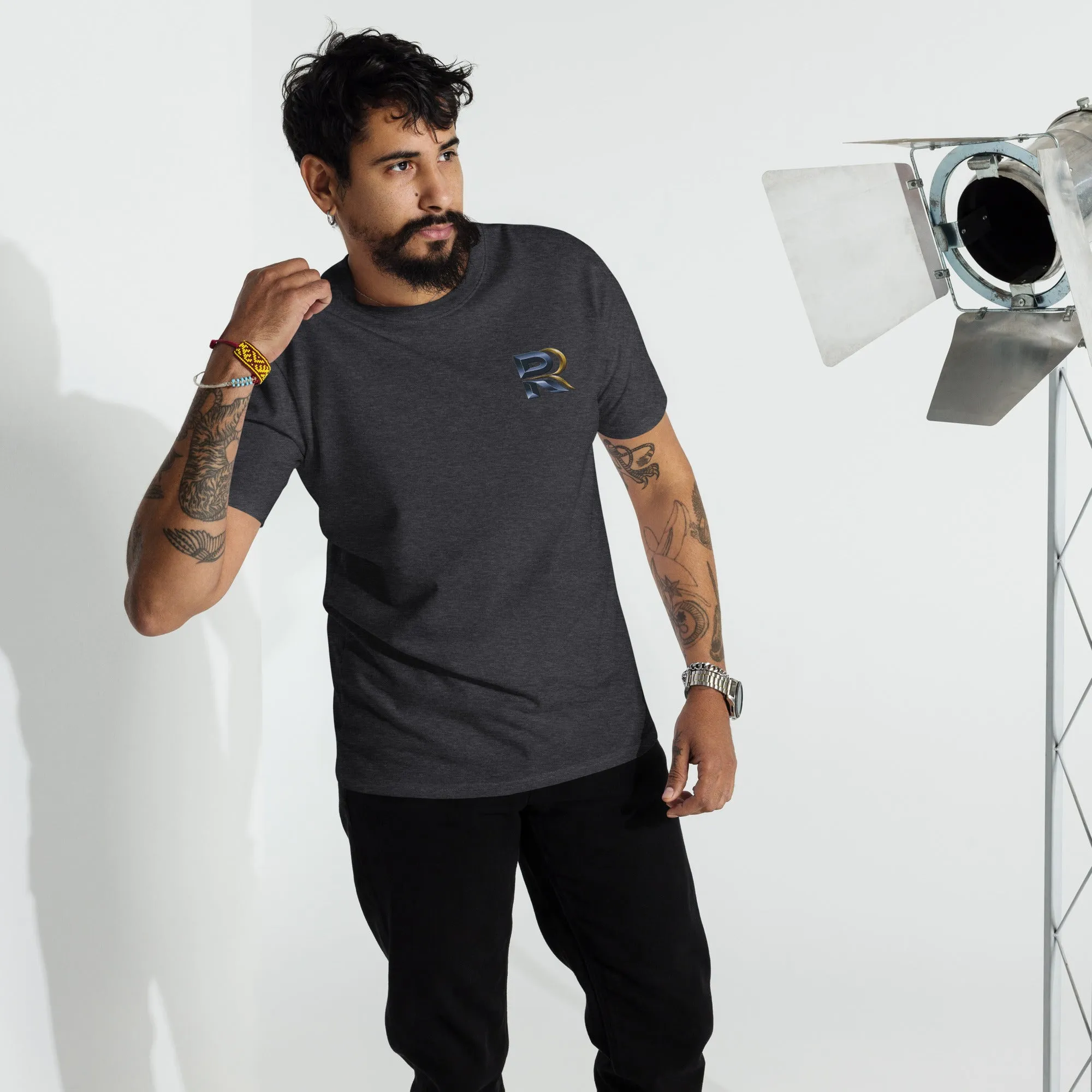 RESILIENT ROAR Men’s premium heavyweight tee