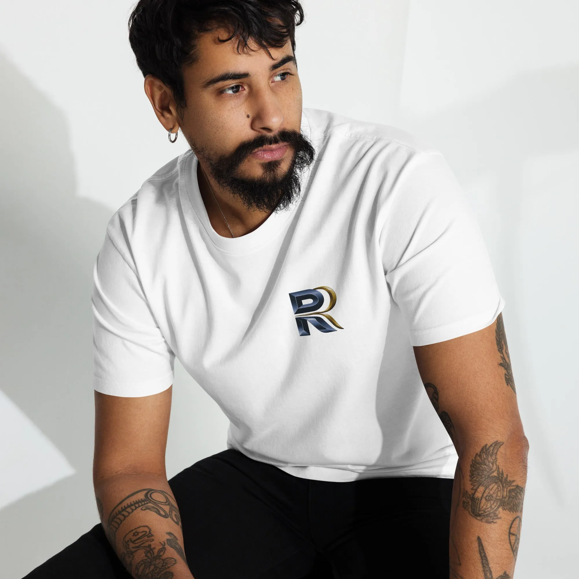 RESILIENT ROAR Men’s premium heavyweight tee