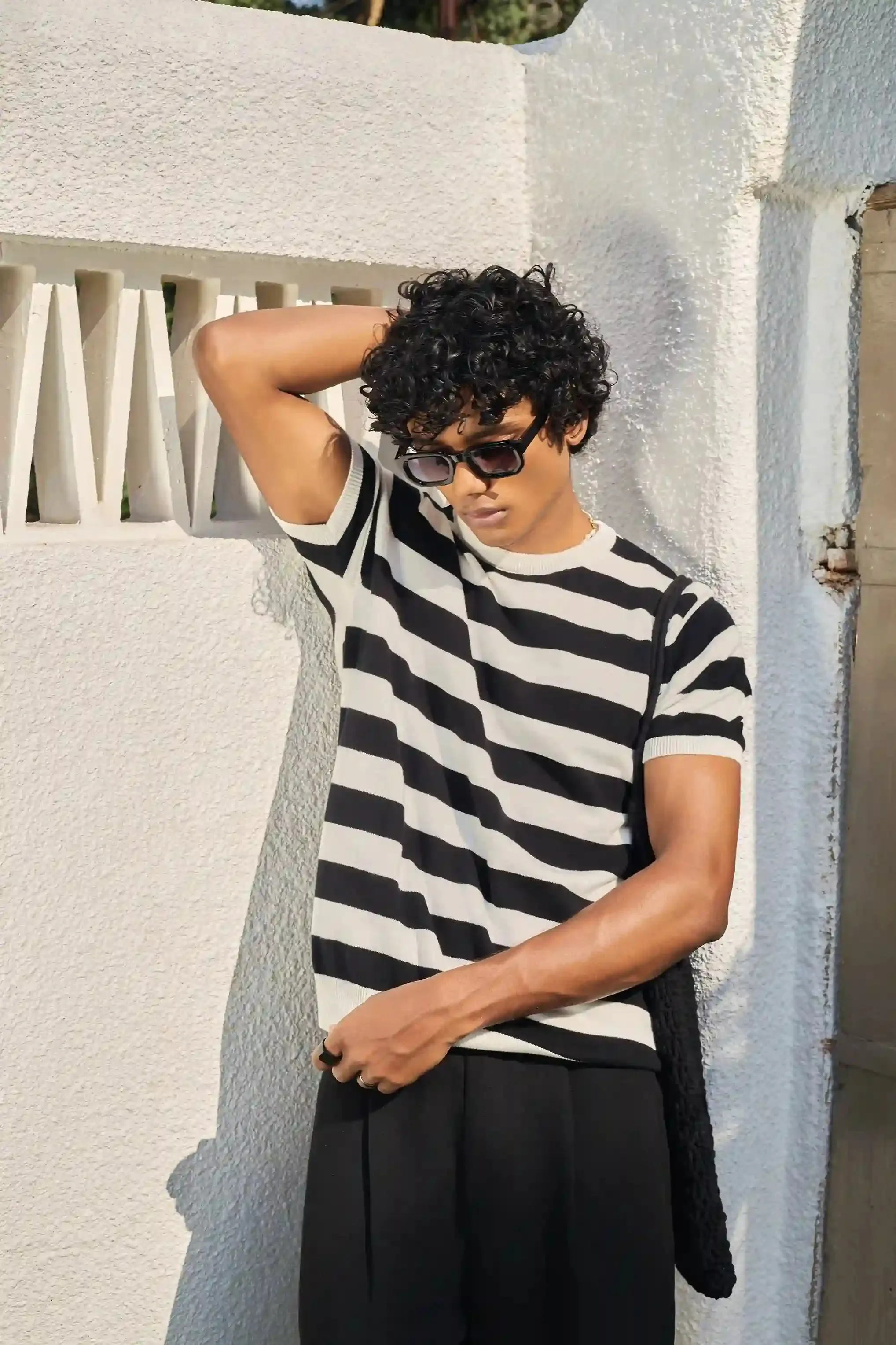 Round Neck Coastal Knit  T-Shirt- Black