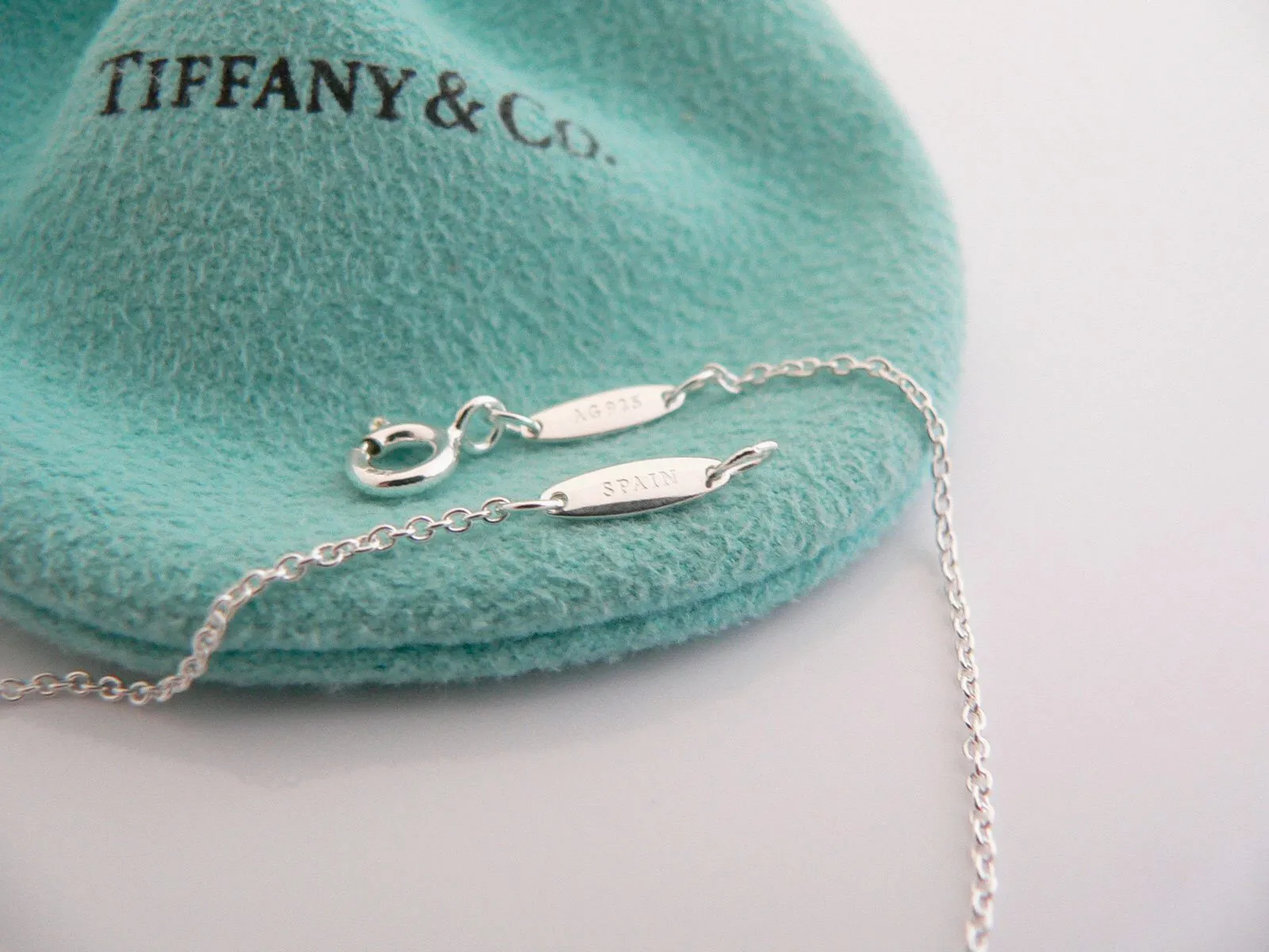 Tiffany & Co Pink Pearl by the Yard Bracelet Silver Peretti Pearl Bracelet Bangle Gift Pouch 7.5 Inches