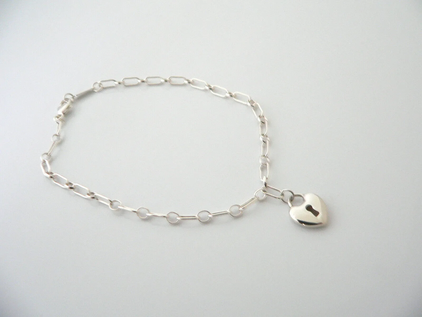 Tiffany & Co Silver Heart Key Hole Locks Bracelet Bangle Link 7.75 Inches Gift
